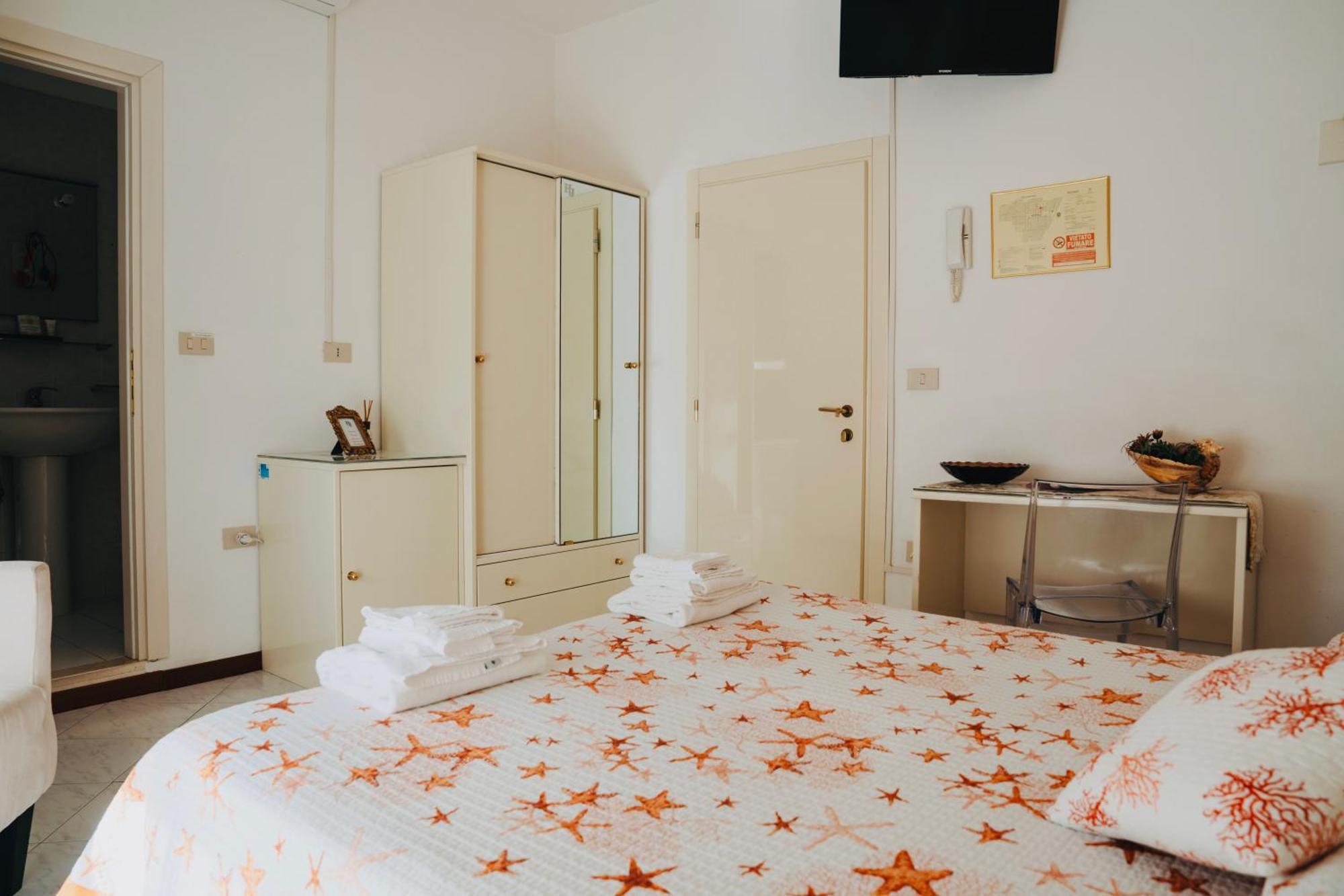 Hotel Julia Llido Degli Estensi Eksteriør bilde