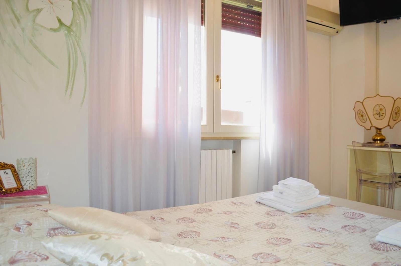 Hotel Julia Llido Degli Estensi Eksteriør bilde